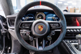 Porsche 16 Pro Max