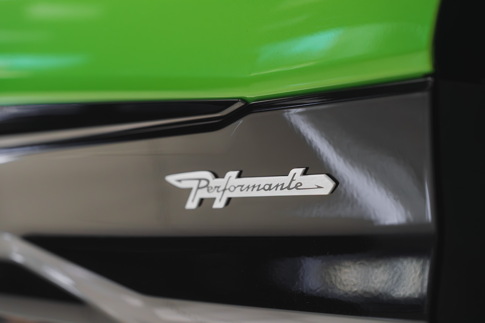 LAMBORGHINI URUS PERFORMANTE