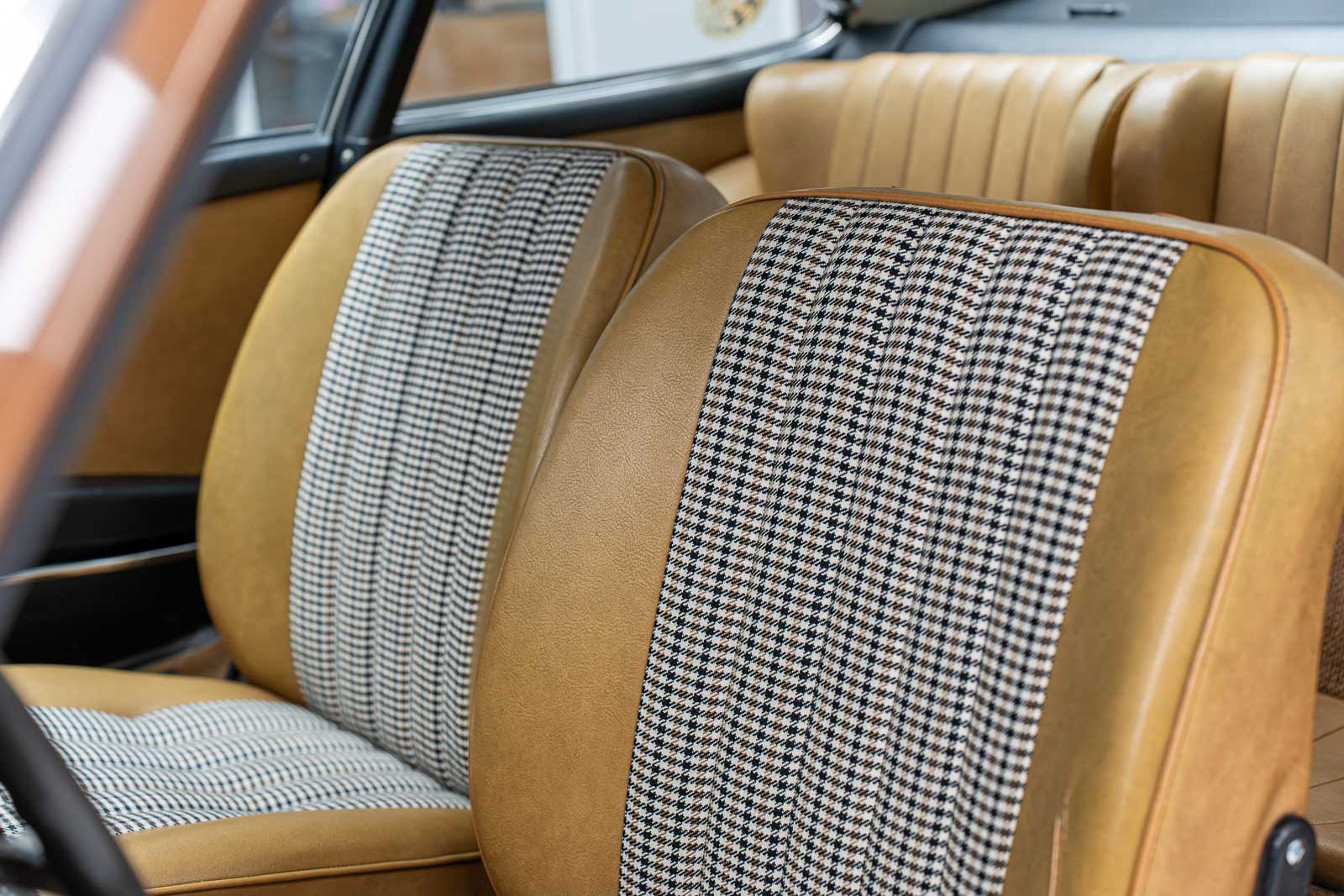 PORSCHE 911 2.4 S